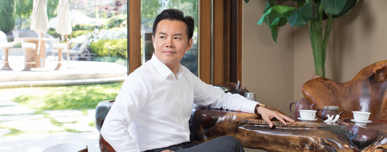 Chicago Booth alumnus gives $10 million for key University priorities
